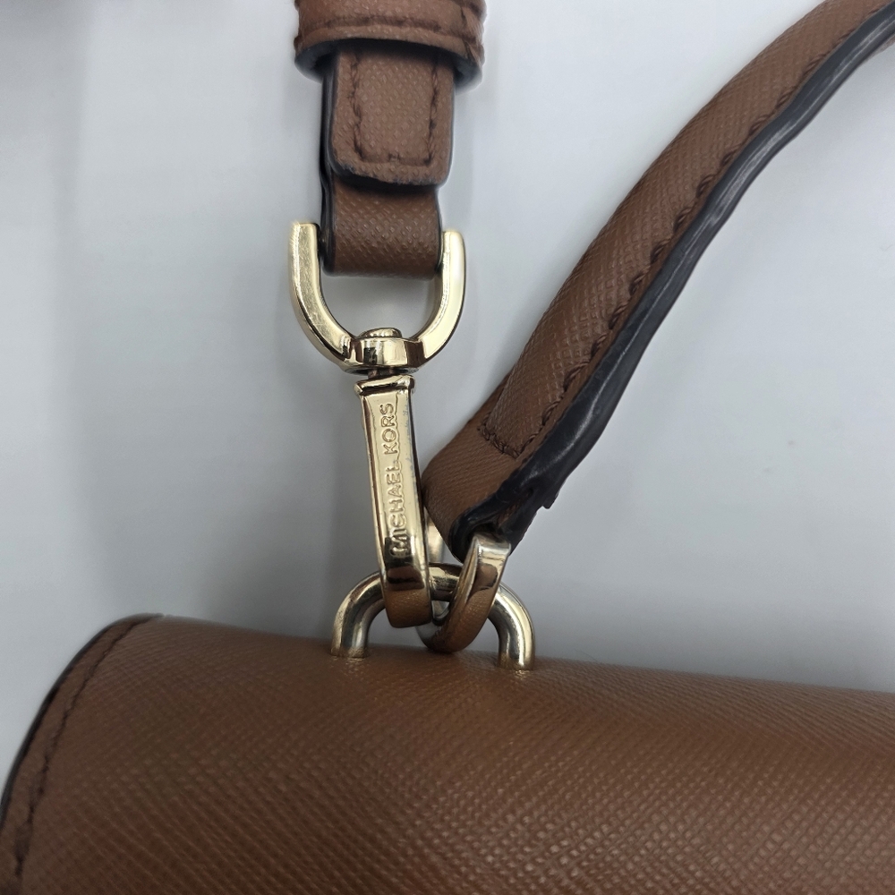 Michael Kors Brown Leather Crossbody Bag. - Picture 6 of 12